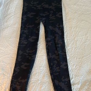 SPANX Look At Me Now Seamless Leggings